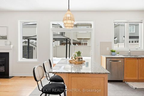 Photo 4 at 194 Flowing Creek Circle, Emerald Meadows/Trailwest, Kanata