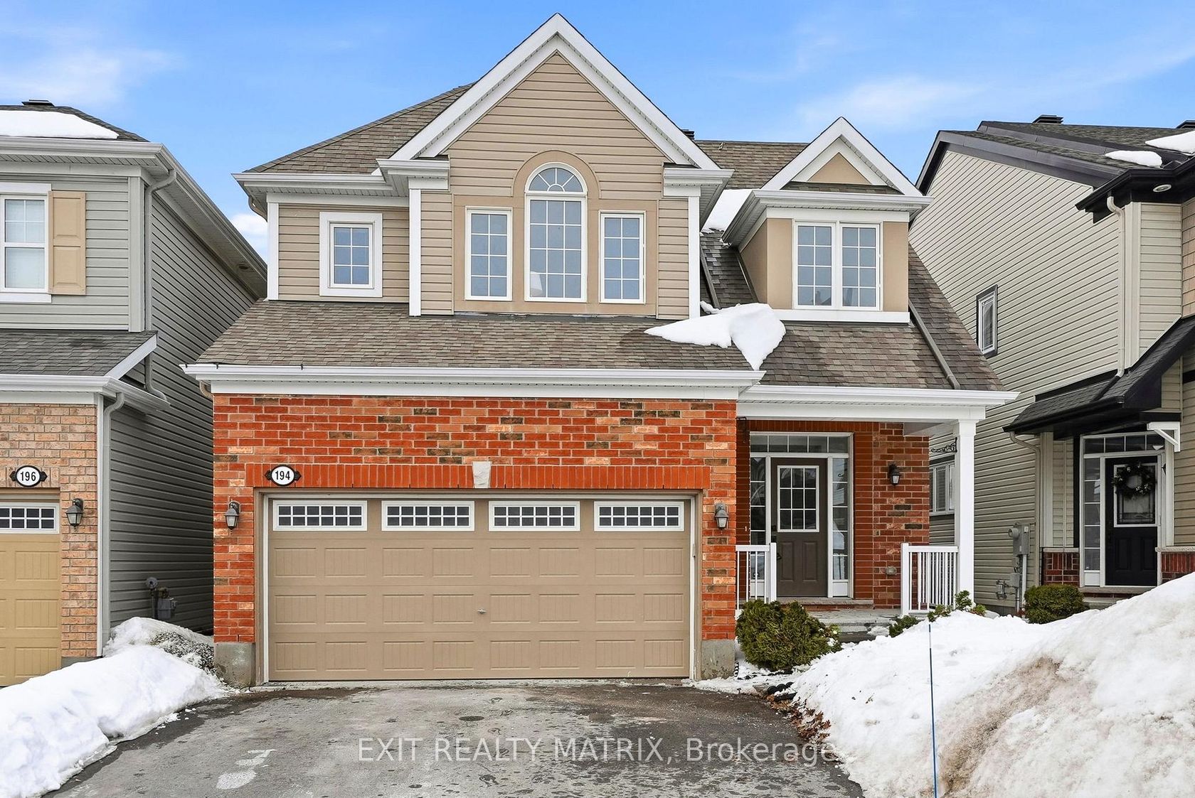 194 Flowing Creek Circle, Emerald Meadows/Trailwest, Kanata 2