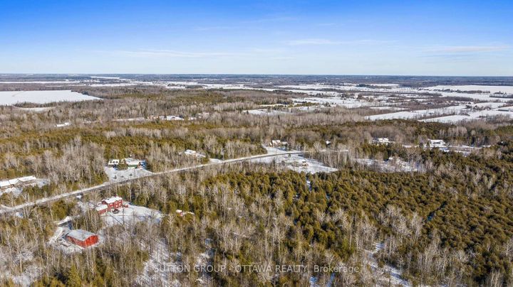 Photo 9 at 7590 Settlers Way, Nepean (Rideau Twp S of Reg Rd 6 W of Mccordick Rd.), Ottawa