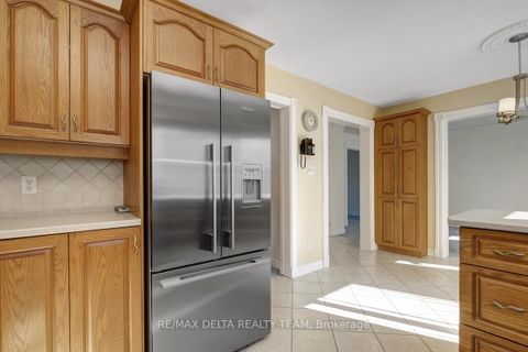 Photo 15 at 798 Lalande Terrace, Fallingbrook/Ridgemount, Orleans