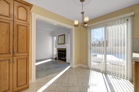 Photo 17 at 798 Lalande Terrace, Fallingbrook/Ridgemount, Orleans