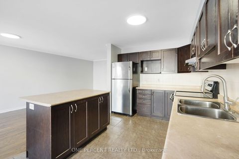 Photo 13 at 209 Rolling Meadow Crescent, Mer Bleue/Bradley Estates/Anderson Park, Orleans