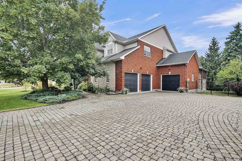Photo 2 at 13 Beechgrove Gardens, Stittsville (South), Stittsville