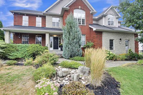 Photo 3 at 13 Beechgrove Gardens, Stittsville (South), Stittsville