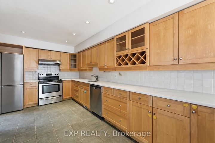 Photo 9 at 30 Fieldberry Private, Nepean (Stonebridge), Ottawa