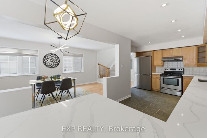 Photo 11 at 30 Fieldberry Private, Nepean (Stonebridge), Ottawa