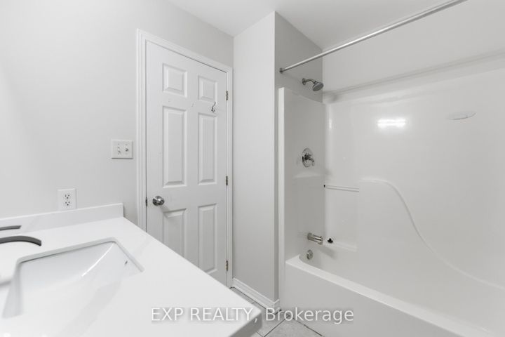 Photo 26 at 30 Fieldberry Private, Nepean (Stonebridge), Ottawa