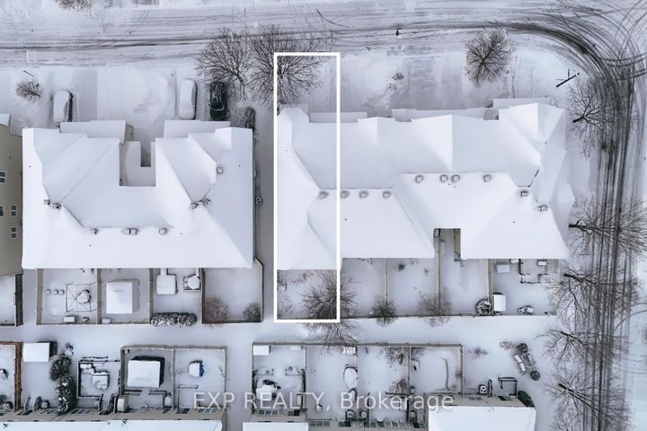 Photo 33 at 30 Fieldberry Private, Nepean (Stonebridge), Ottawa