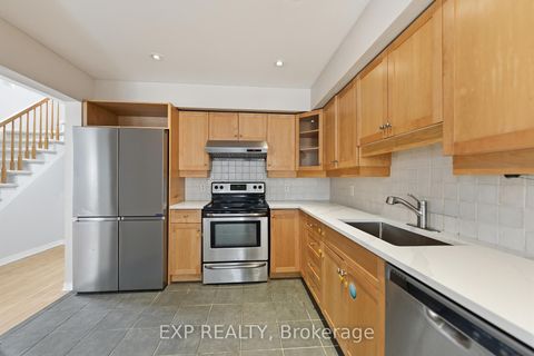Photo 10 at 30 Fieldberry Private, Nepean (Stonebridge), Ottawa