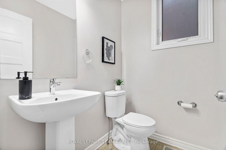 Photo 4 at 918 Kilbirnie Drive, Nepean (Half Moon Bay), Ottawa