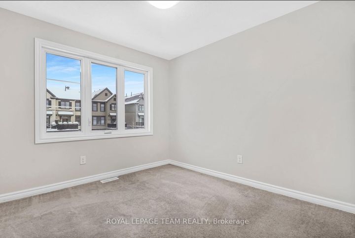 Photo 24 at 918 Kilbirnie Drive, Nepean (Half Moon Bay), Ottawa