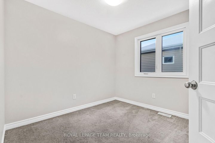 Photo 26 at 918 Kilbirnie Drive, Nepean (Half Moon Bay), Ottawa