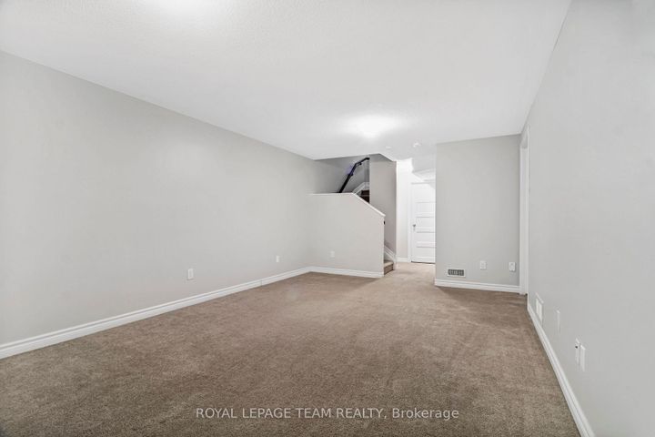 Photo 28 at 918 Kilbirnie Drive, Nepean (Half Moon Bay), Ottawa