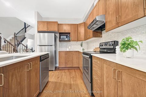 Photo 11 at 918 Kilbirnie Drive, Nepean (Half Moon Bay), Ottawa