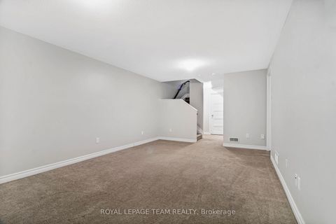 Photo 28 at 918 Kilbirnie Drive, Nepean (Half Moon Bay), Ottawa