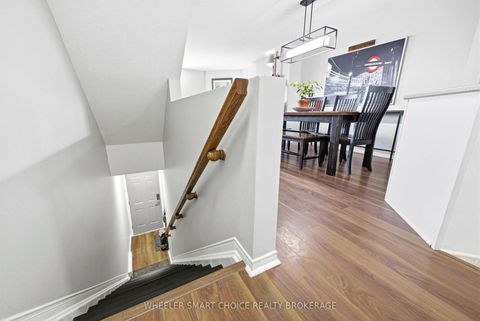 Photo 4 at 432 Hillsboro Private, Emerald Meadows/Trailwest, Kanata