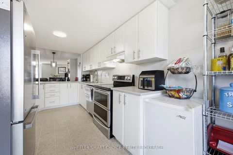 Photo 7 at 432 Hillsboro Private, Emerald Meadows/Trailwest, Kanata