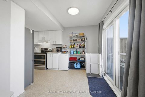 Photo 11 at 432 Hillsboro Private, Emerald Meadows/Trailwest, Kanata