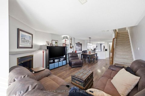Photo 15 at 432 Hillsboro Private, Emerald Meadows/Trailwest, Kanata