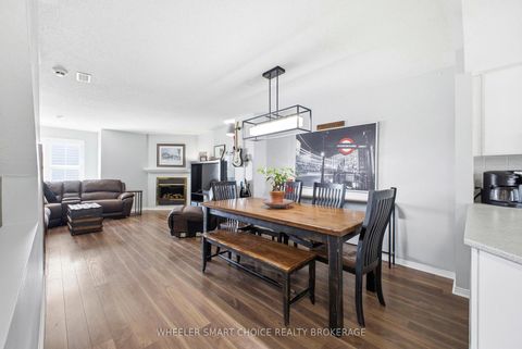 Photo 23 at 432 Hillsboro Private, Emerald Meadows/Trailwest, Kanata