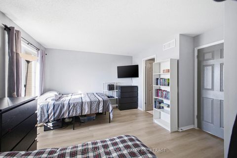 Photo 27 at 432 Hillsboro Private, Emerald Meadows/Trailwest, Kanata