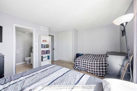 Photo 28 at 432 Hillsboro Private, Emerald Meadows/Trailwest, Kanata