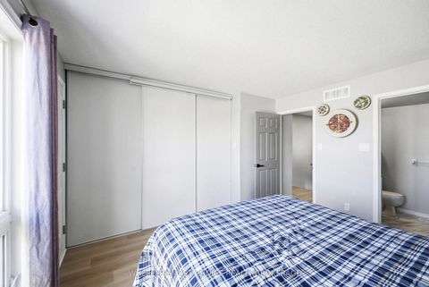 Photo 32 at 432 Hillsboro Private, Emerald Meadows/Trailwest, Kanata