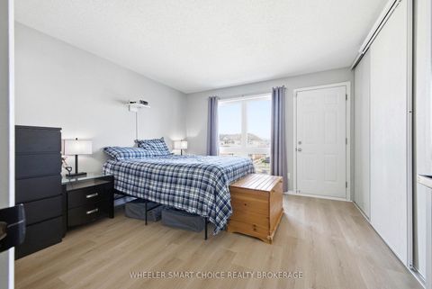 Photo 34 at 432 Hillsboro Private, Emerald Meadows/Trailwest, Kanata