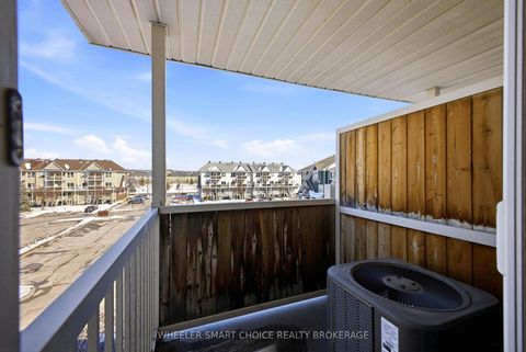 Photo 36 at 432 Hillsboro Private, Emerald Meadows/Trailwest, Kanata