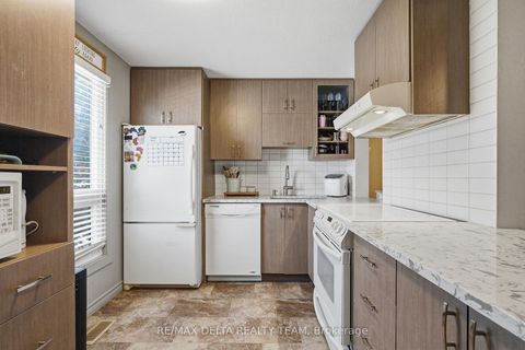 Photo 4 at 78 - 6821 Bilberry Drive, Convent Glen North, Orleans