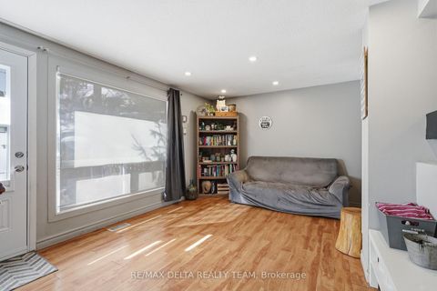 Photo 14 at 78 - 6821 Bilberry Drive, Convent Glen North, Orleans