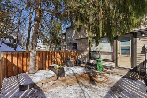 Photo 23 at 78 - 6821 Bilberry Drive, Convent Glen North, Orleans