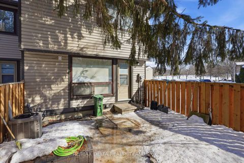 Photo 24 at 78 - 6821 Bilberry Drive, Convent Glen North, Orleans