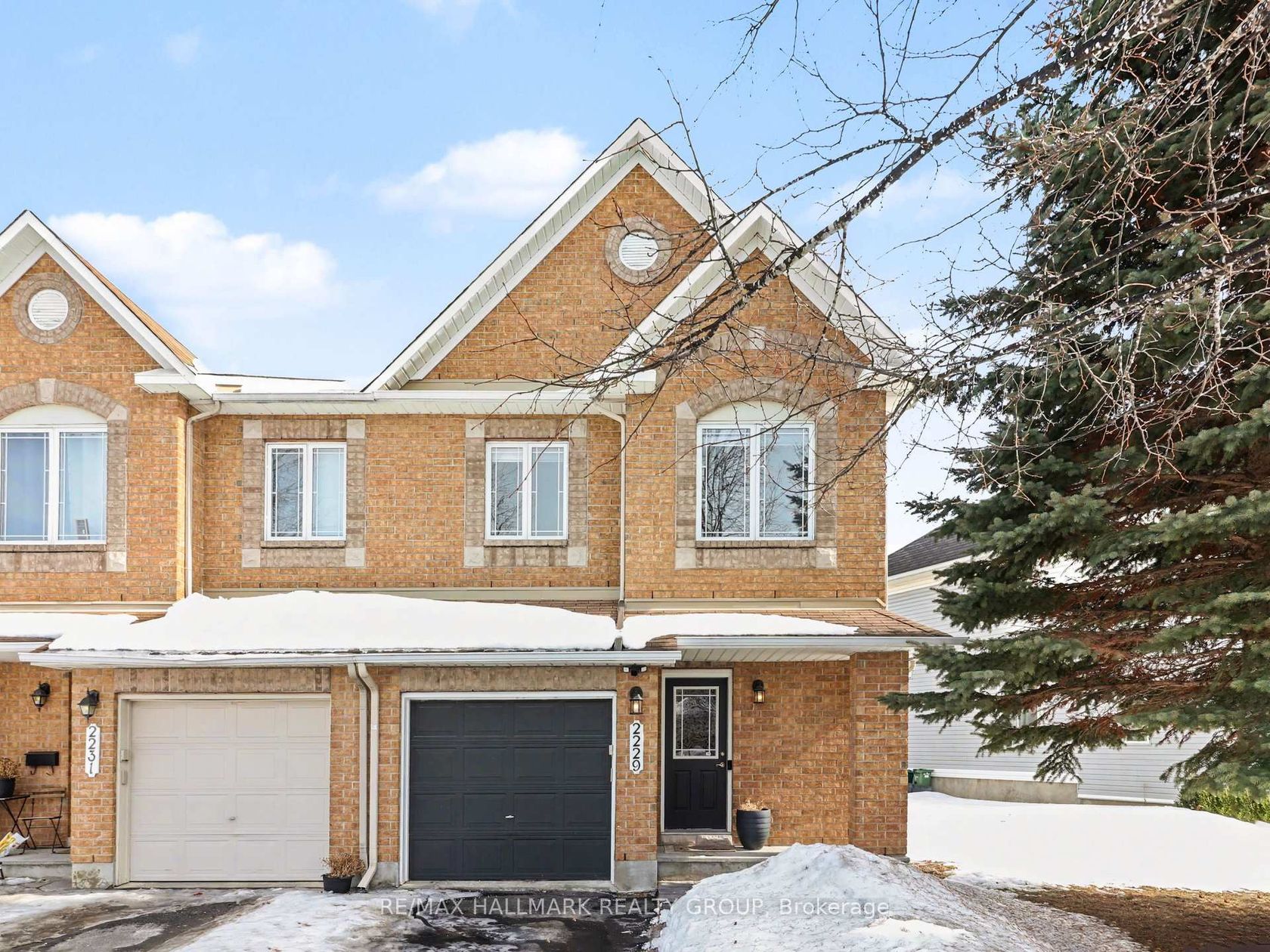 2229 Brockstone Crescent, Avalon East, Orleans 2