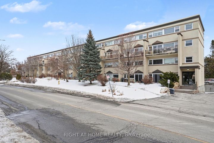 Photo 1 at 121 - 12 CORKSTOWN Road, Nepean (Lakeview Park), Ottawa