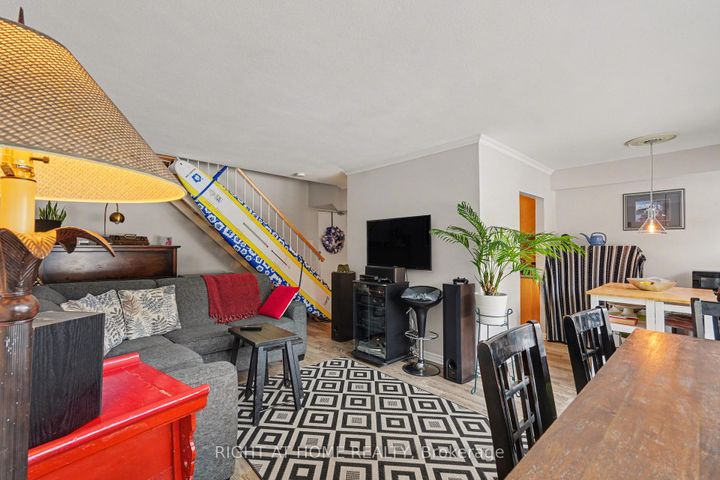 Photo 3 at 121 - 12 CORKSTOWN Road, Nepean (Lakeview Park), Ottawa