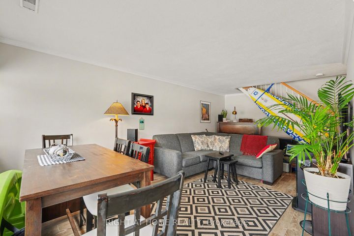 Photo 4 at 121 - 12 CORKSTOWN Road, Nepean (Lakeview Park), Ottawa