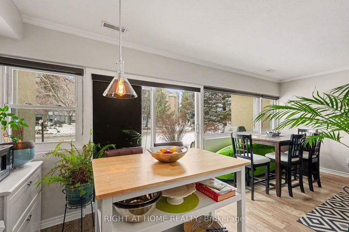 Photo 13 at 121 - 12 CORKSTOWN Road, Nepean (Lakeview Park), Ottawa