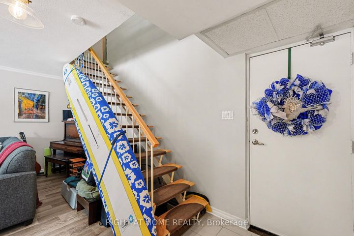 Photo 15 at 121 - 12 CORKSTOWN Road, Nepean (Lakeview Park), Ottawa
