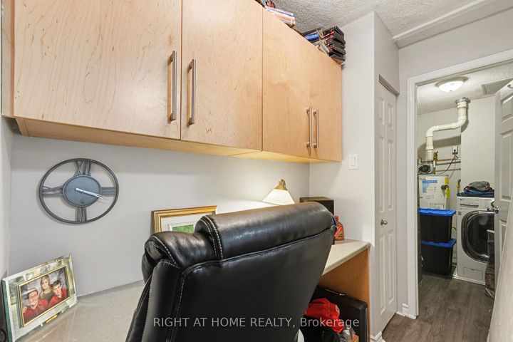 Photo 22 at 121 - 12 CORKSTOWN Road, Nepean (Lakeview Park), Ottawa