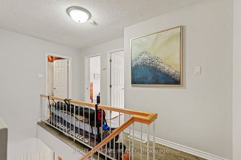 Photo 16 at 121 - 12 CORKSTOWN Road, Nepean (Lakeview Park), Ottawa