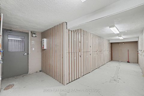 Photo 25 at 121 - 12 CORKSTOWN Road, Nepean (Lakeview Park), Ottawa