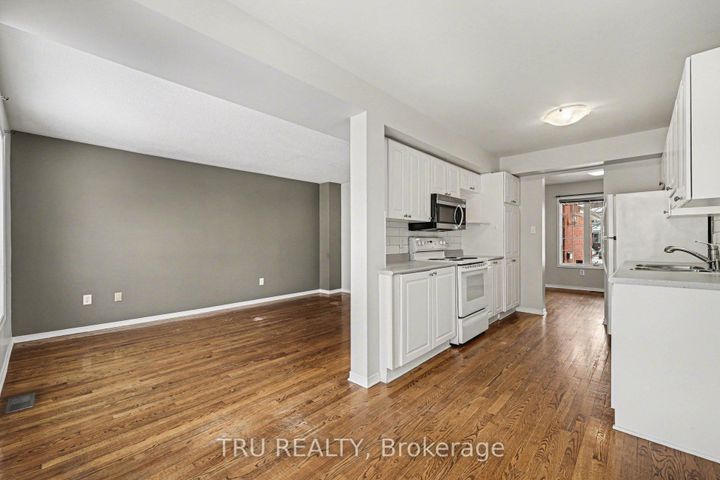 Photo 7 at 37 Daventry Crescent, Nepean (Longfields), Ottawa