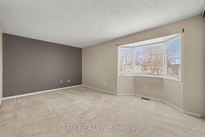 Photo 15 at 37 Daventry Crescent, Nepean (Longfields), Ottawa