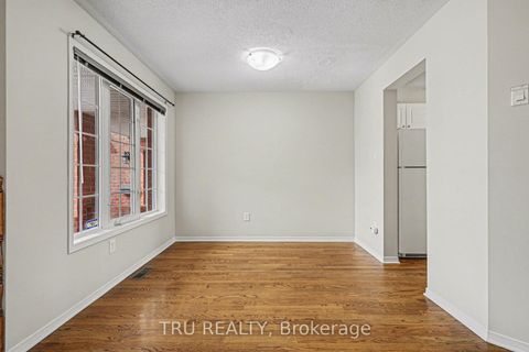 Photo 4 at 37 Daventry Crescent, Nepean (Longfields), Ottawa