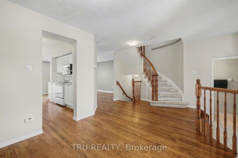 Photo 5 at 37 Daventry Crescent, Nepean (Longfields), Ottawa