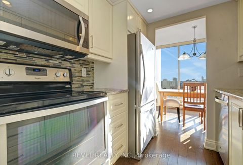 Photo 8 at 1403 - 20 THE DRIVEWAY Drive, Ottawa Centre/Golden Triangle, Ottawa Centre