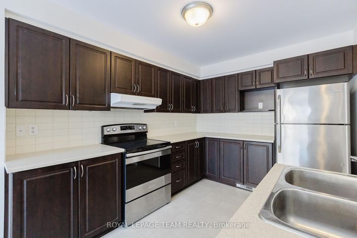 Photo 10 at 637 Clearbrook Drive, Nepean (Strandherd), Ottawa