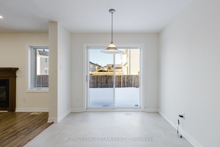 Photo 11 at 637 Clearbrook Drive, Nepean (Strandherd), Ottawa