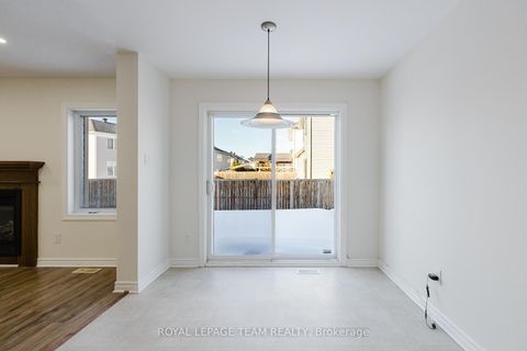 Photo 11 at 637 Clearbrook Drive, Nepean (Strandherd), Ottawa